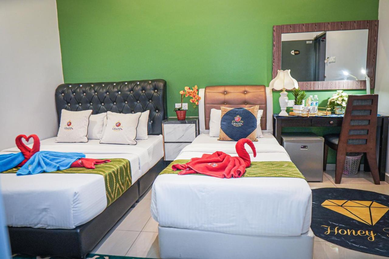 Ghazrins Desaru Hotel Пенгеранг Екстериор снимка